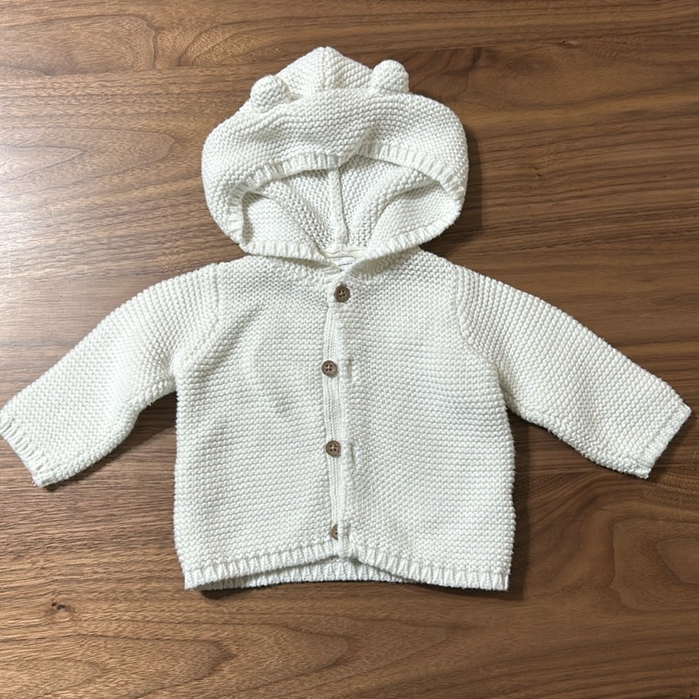Carter’s white 100% cotton button up sweater size 3m